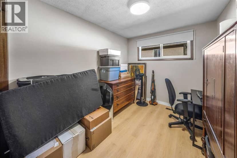 2658 11 Avenue SE — photo 11 of 40