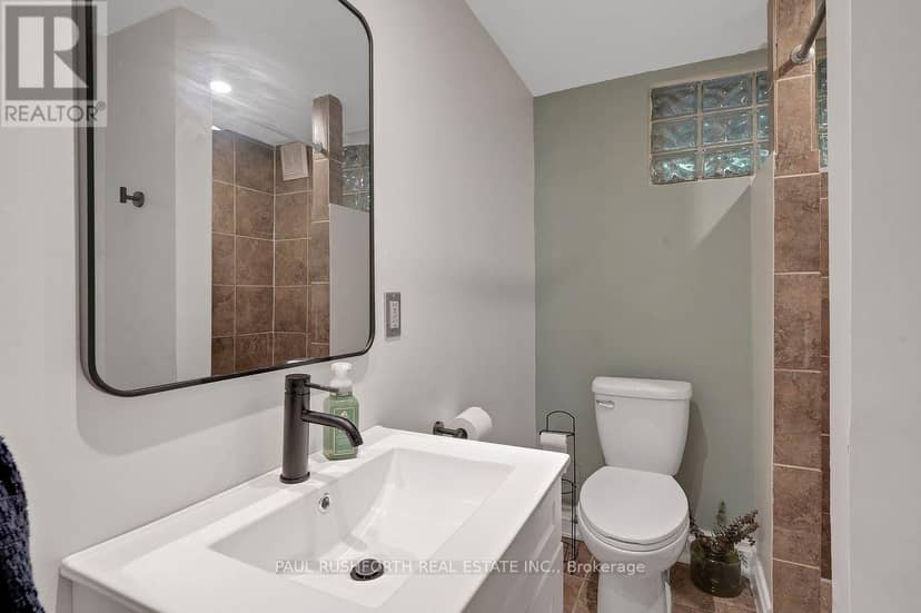 2418 Clementine Boulevard — photo 22 of 29