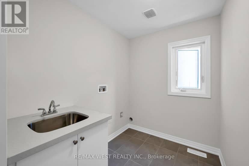 51 Northrop Avenue — photo 12 of 25