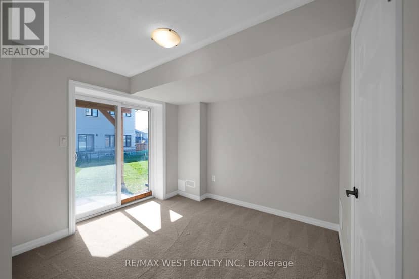 51 Northrop Avenue — photo 18 of 25