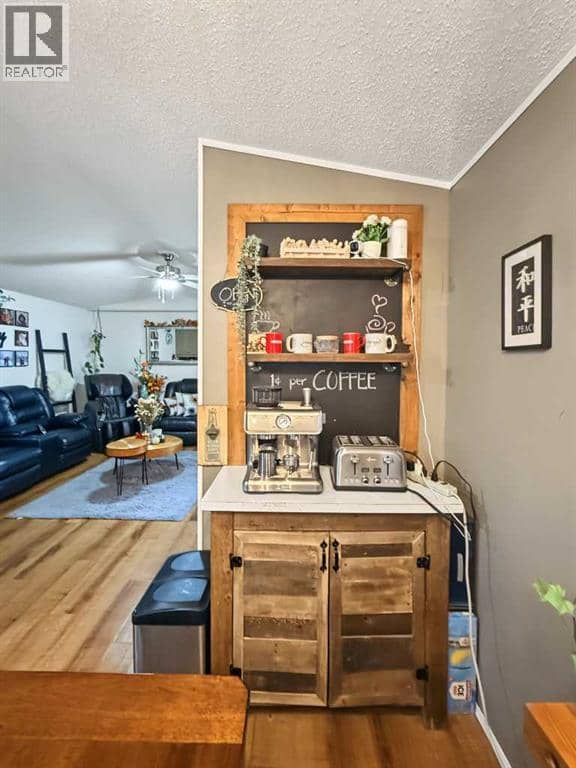 10613 101 Ave — photo 17 of 35