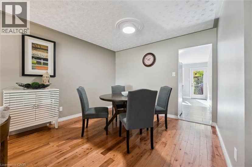 81 SABRINA Crescent — photo 12 of 40