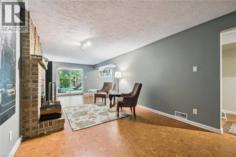 81 SABRINA Crescent — photo 27 of 40