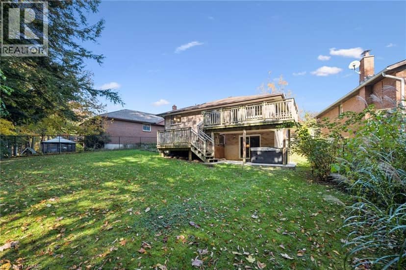 81 SABRINA Crescent — photo 39 of 40