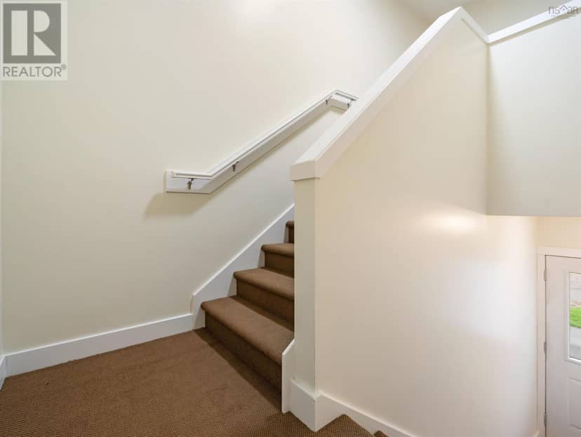 267 ONSLOW Road — photo 10 of 40