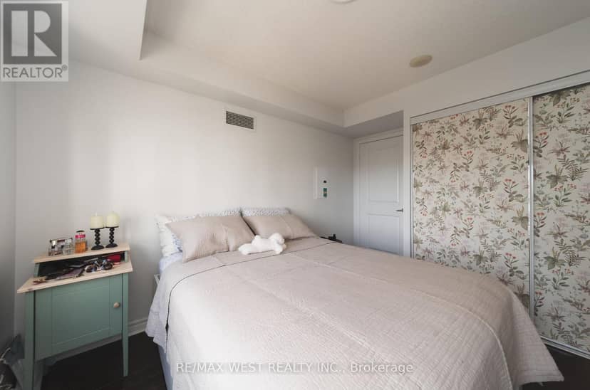 524 - 27 Rean Drive — photo 11 of 23