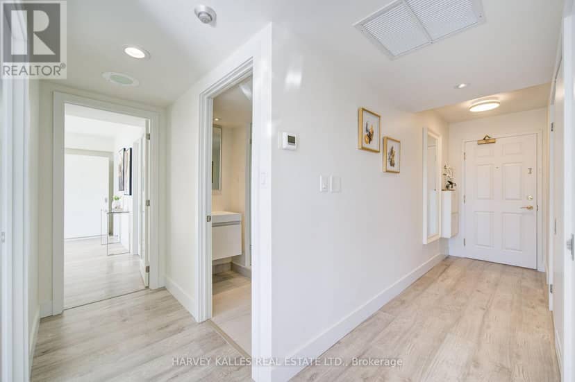 512 - 1818 Bayview Avenue — photo 14 of 40