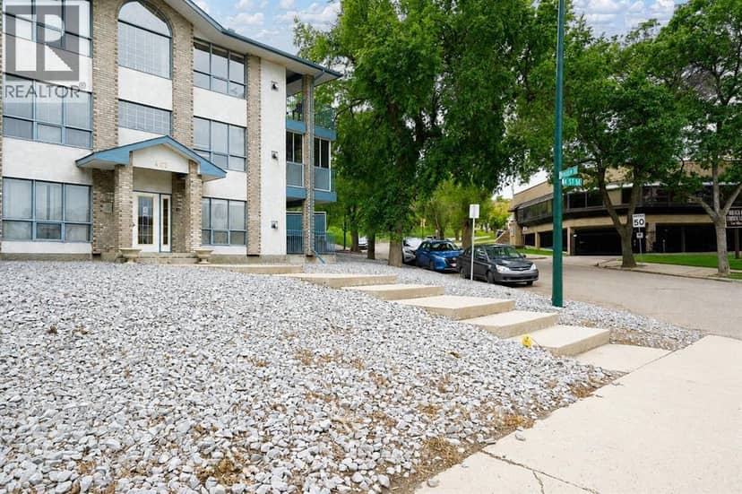 4, 407 Macleod Trail SE, Medicine Hat, photo 2