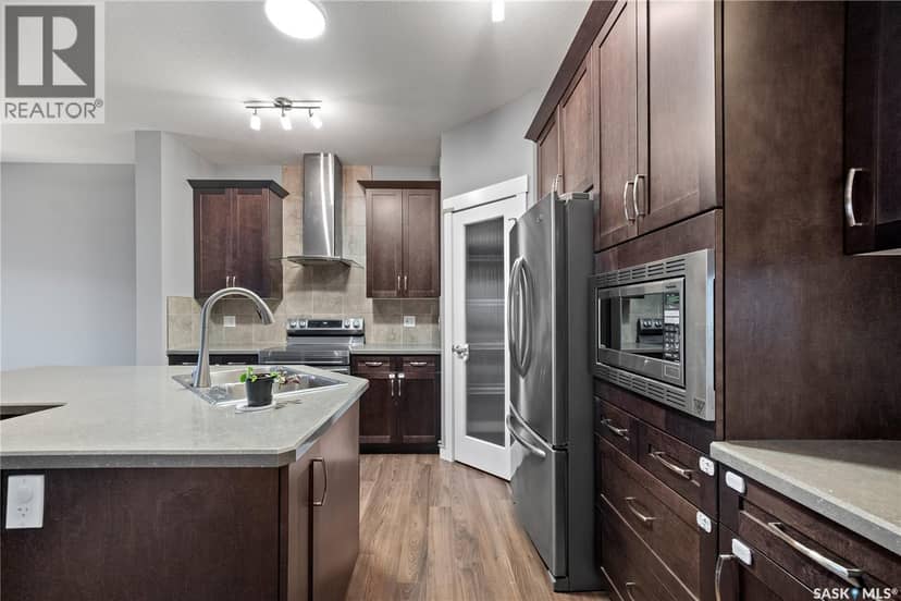 5681 Pearsall CRESCENT — photo 14 of 40