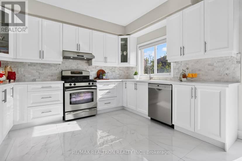 18 Carter-Bennett Drive, Ajax, photo 3