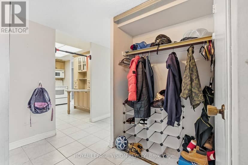 319 - 10 Dean Park Road, Toronto, photo 5