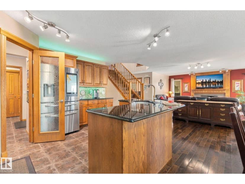 5 Roche PL — photo 19 of 40