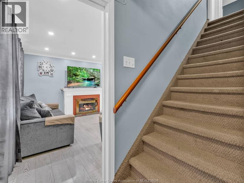 7640 WYANDOTTE STREET East, Windsor, photo 6