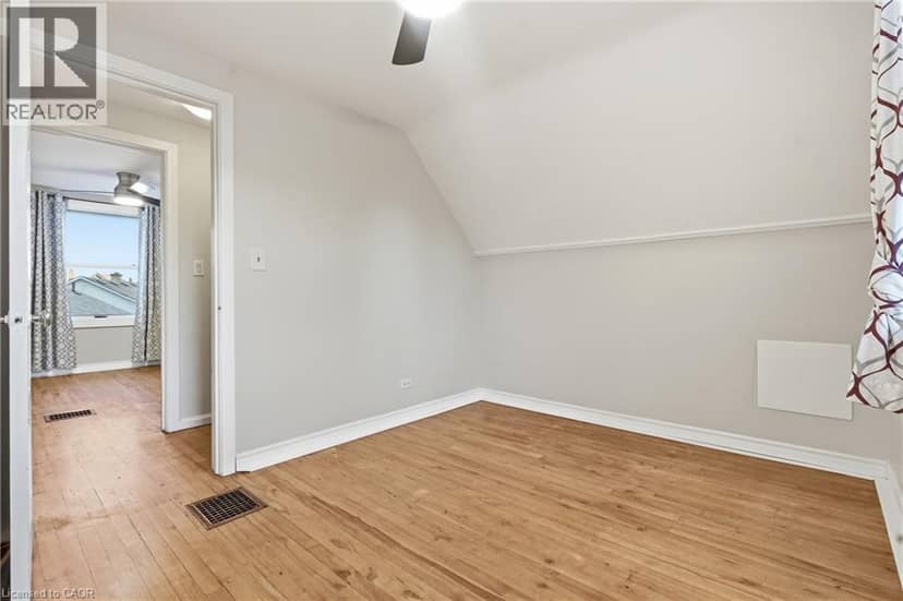 160 LORNE Crescent — photo 33 of 40