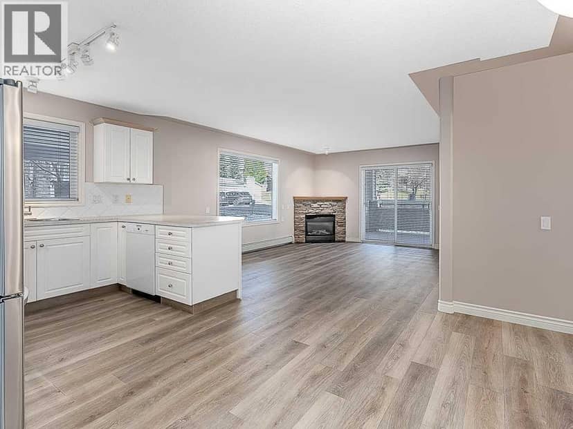 2102, 7451 Springbank Boulevard SW, Calgary, photo 4