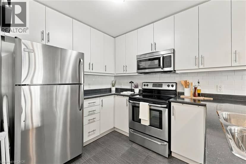 4 WATERVIEW Drive — photo 15 of 38