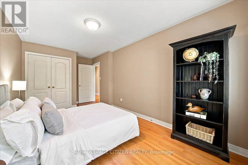 43 - 255 Shaftsbury Avenue — photo 33 of 40