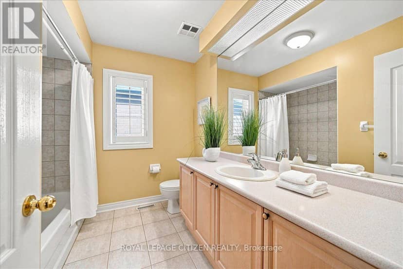 43 - 255 Shaftsbury Avenue — photo 35 of 40