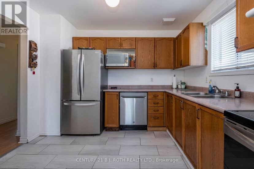383 High Street, Orillia, photo 4