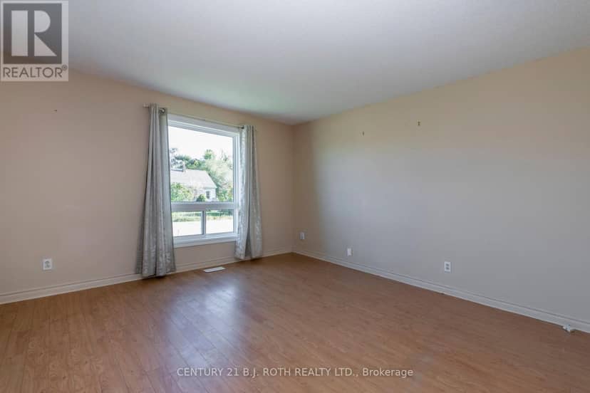 383 High Street, Orillia, photo 8