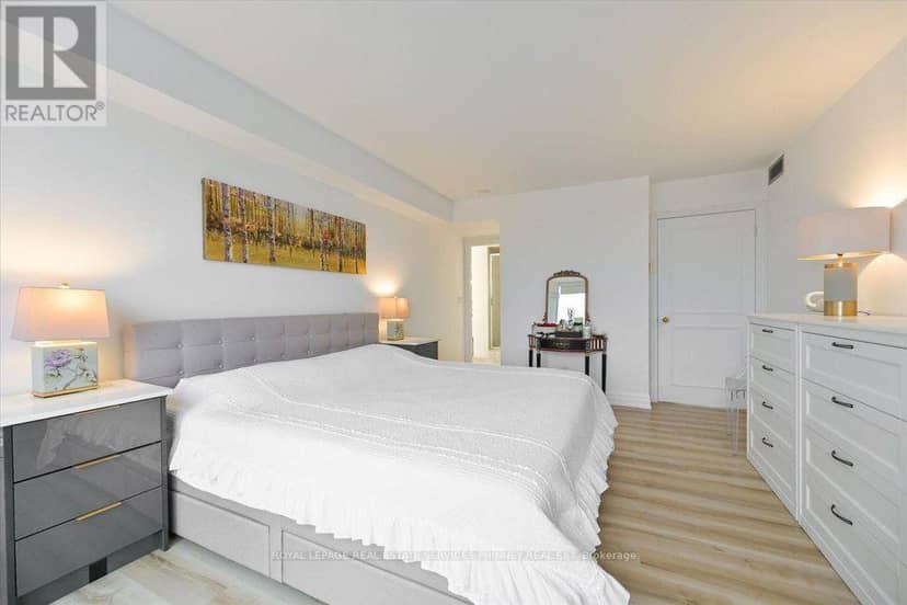 2210 - 1 Palace Pier Court — photo 10 of 30