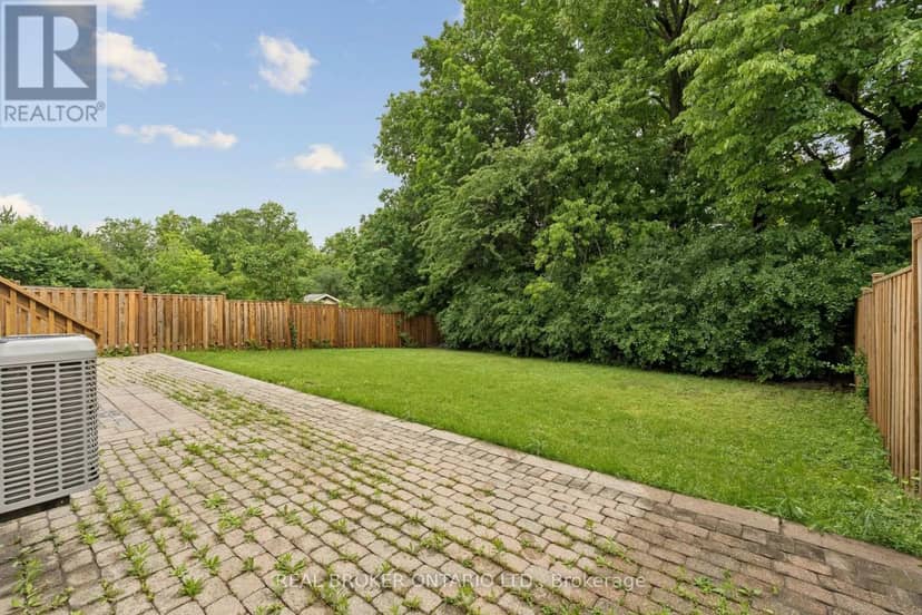 102 Coronation Circle, Brampton, photo 2