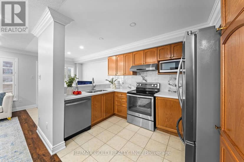 33 Bay Breeze Drive — photo 12 of 38