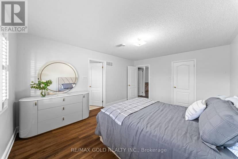 33 Bay Breeze Drive — photo 21 of 38
