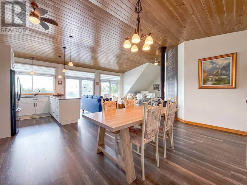 11348 Shore Road — photo 13 of 40