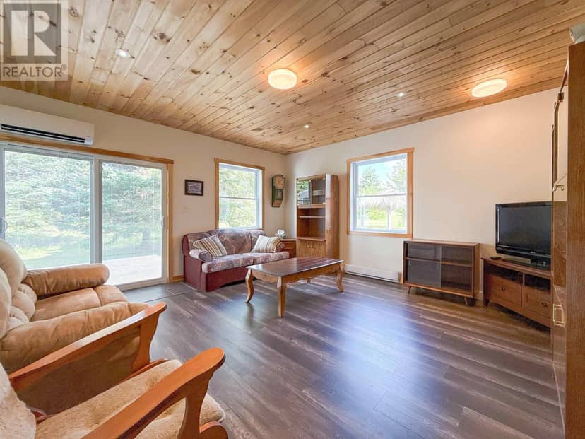 11348 Shore Road — photo 37 of 40