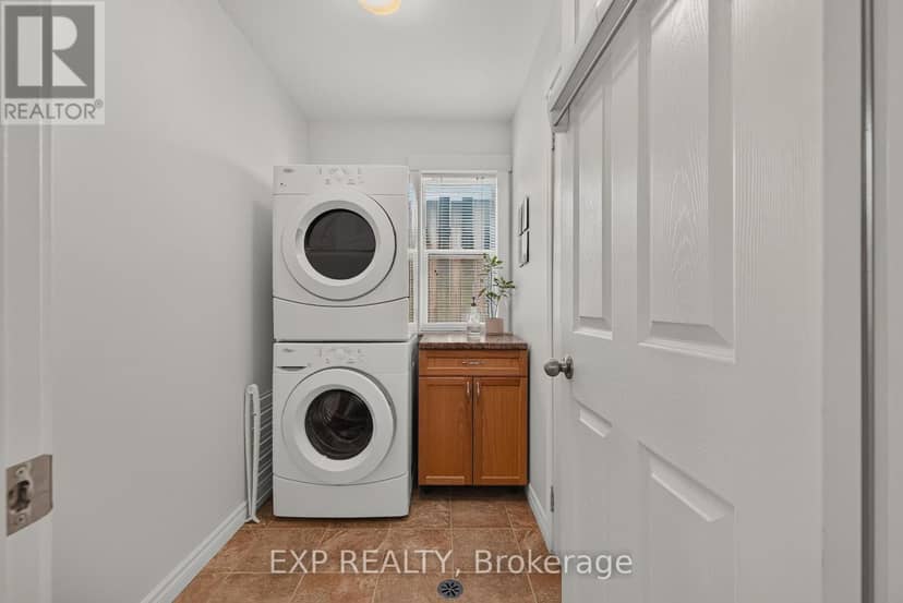 628 Elizabeth Street W — photo 19 of 40