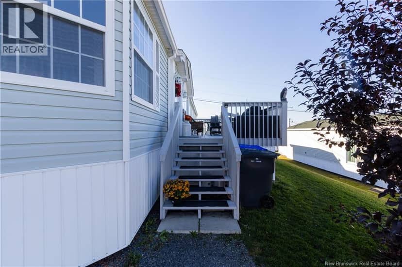 27 Senator Drive, Fredericton, photo 2