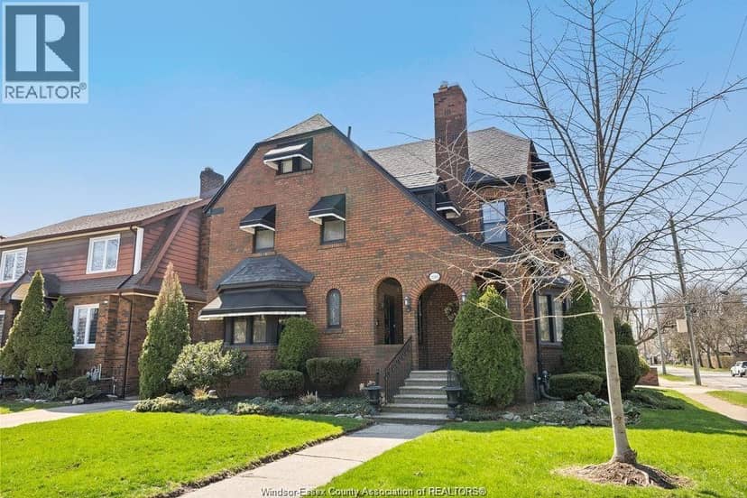 2203 Victoria Avenue — photo 1 of 37