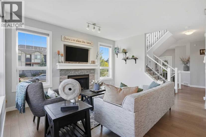 108 Hillcrest Avenue SW — photo 10 of 40