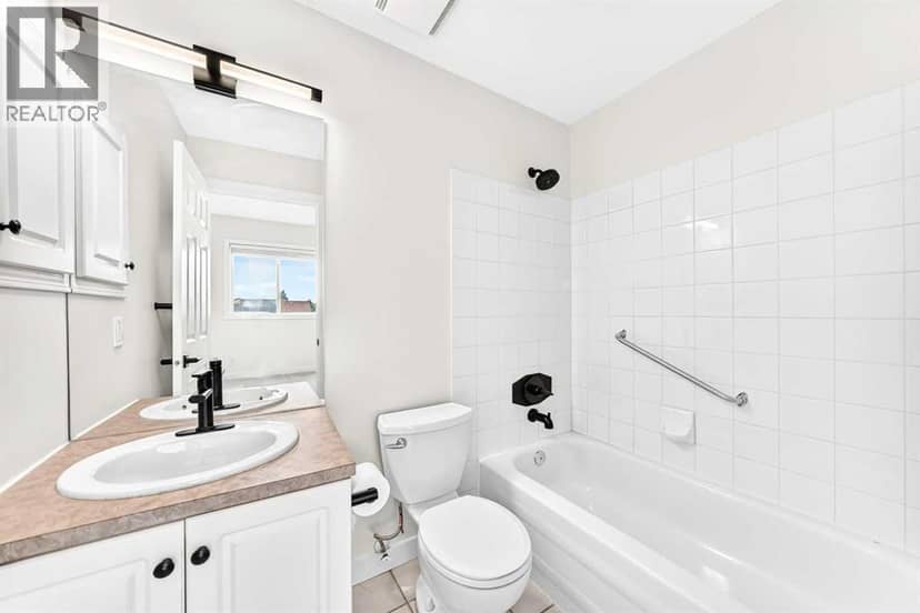 301, 1905 Centre Street NW — photo 13 of 34