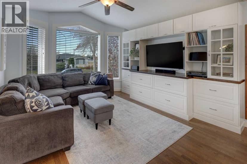 1042 17A Street NE, Calgary, photo 2