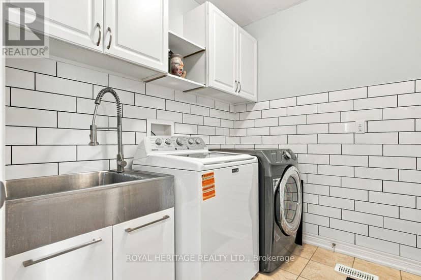 37 Grainger Crescent — photo 14 of 40