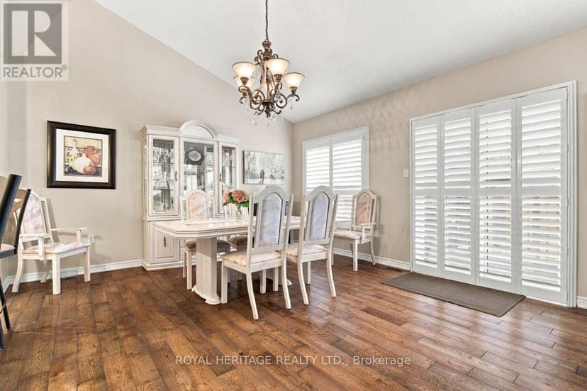37 Grainger Crescent — photo 11 of 40