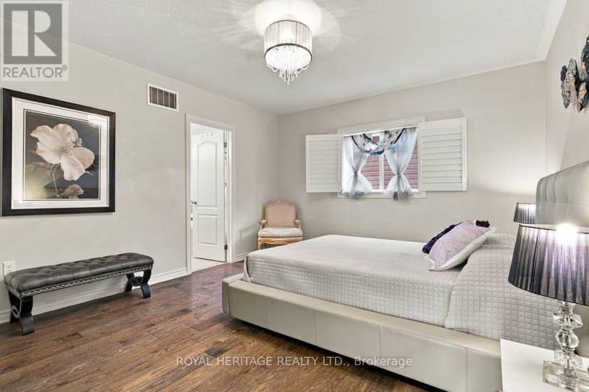 37 Grainger Crescent — photo 18 of 40