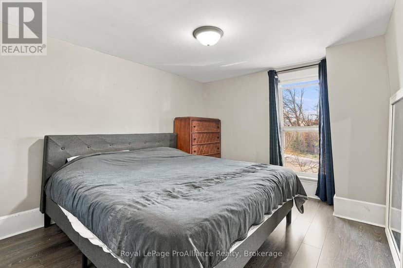 36 Emma Street — photo 21 of 38