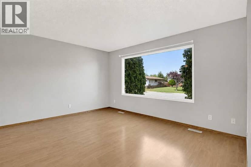 9343 112a Avenue, Grande Prairie, photo 3