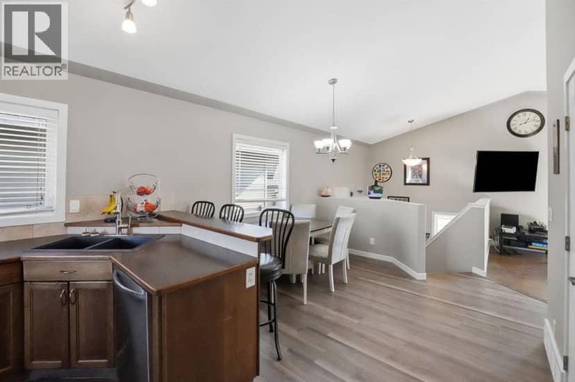 52 Castella Crescent — photo 13 of 32