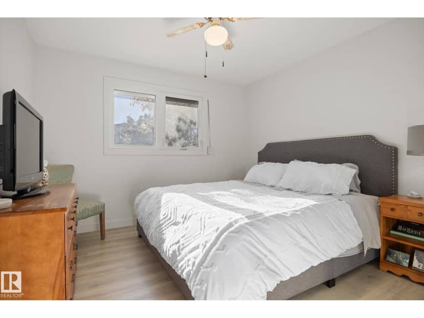 6223 147 AV NW — photo 14 of 33
