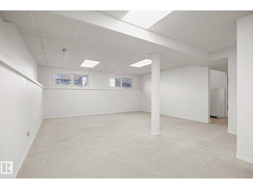 6223 147 AV NW — photo 19 of 33