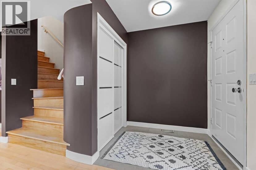 216 4 Avenue NE, Calgary, photo 6