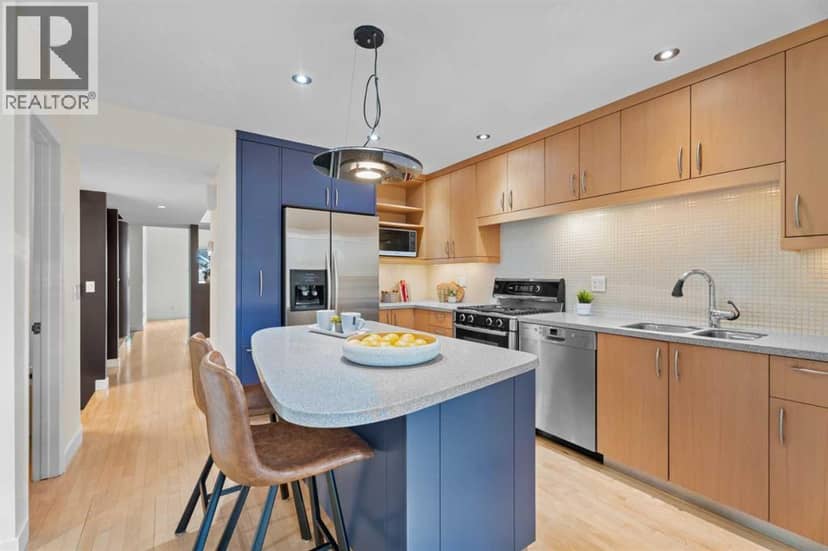 216 4 Avenue NE — photo 16 of 40