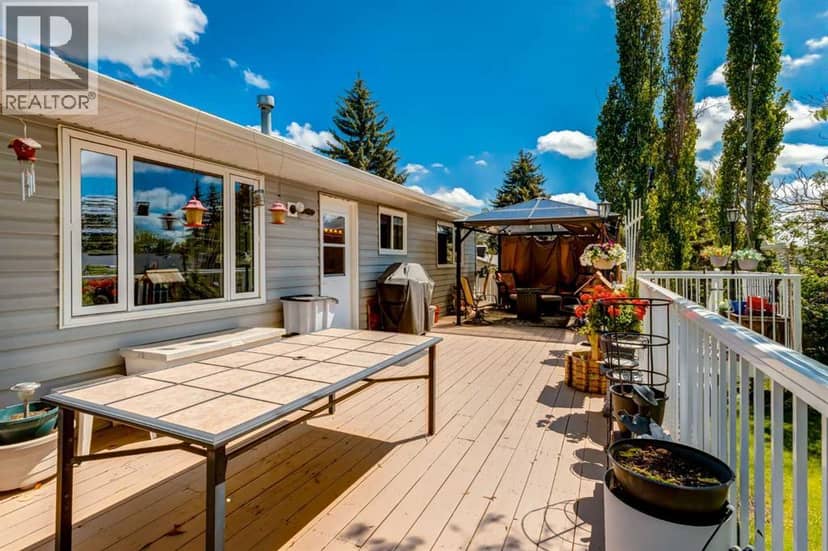 216 Cannington Place SW — photo 11 of 40