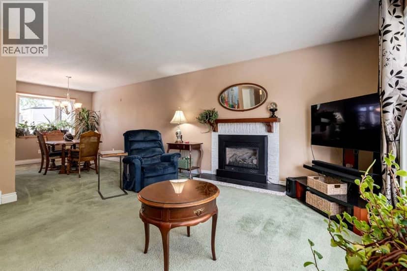 216 Cannington Place SW — photo 14 of 40