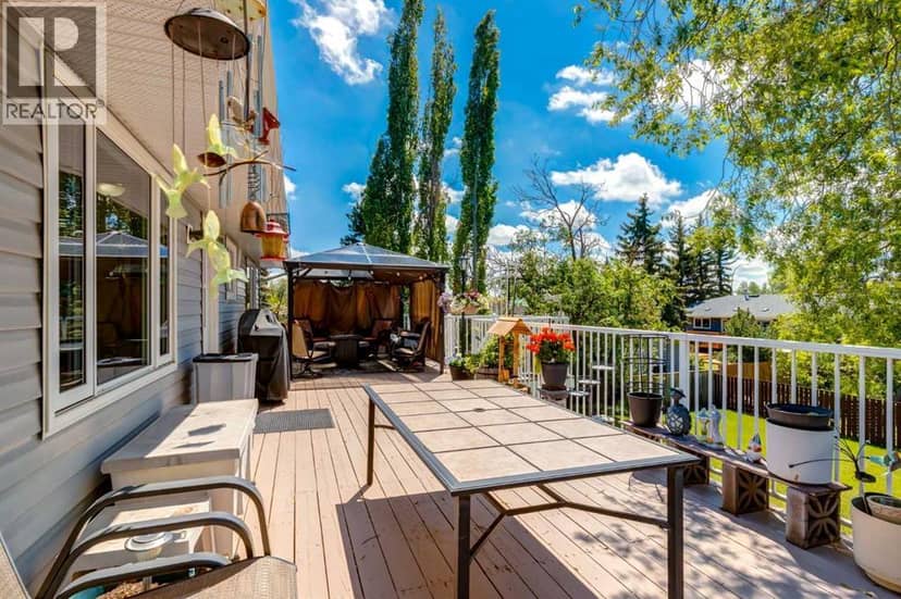 216 Cannington Place SW — photo 10 of 40