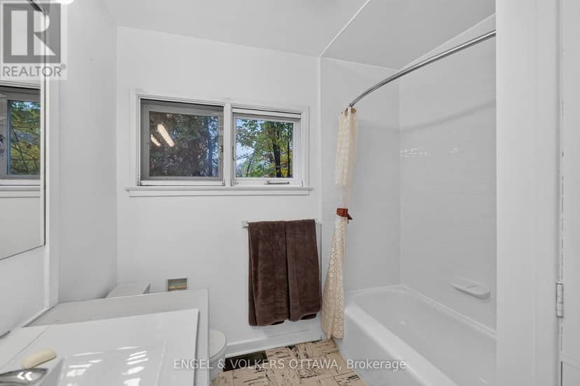 185 Lakeway Drive — photo 18 of 39